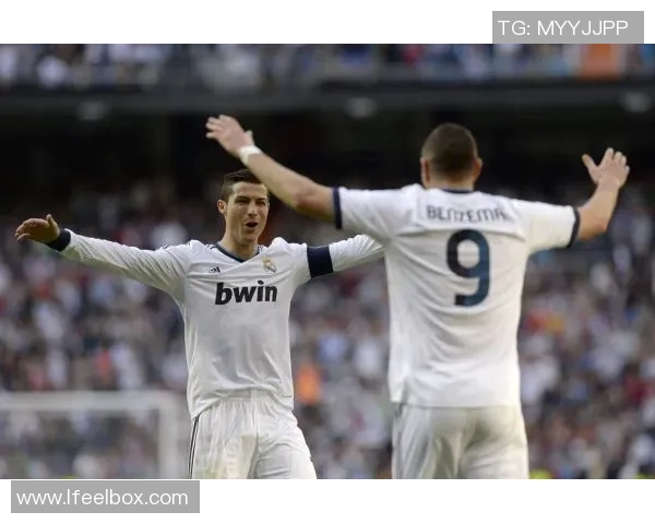 皇马主场3比1战胜比利亚雷亚尔,本泽马梅开二度,展现冠军风范